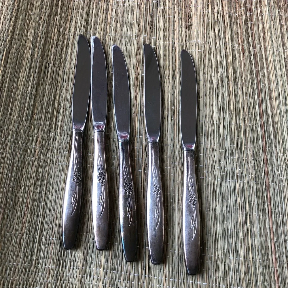 Set of 5 Vintage Shabby Silver Plate Knives